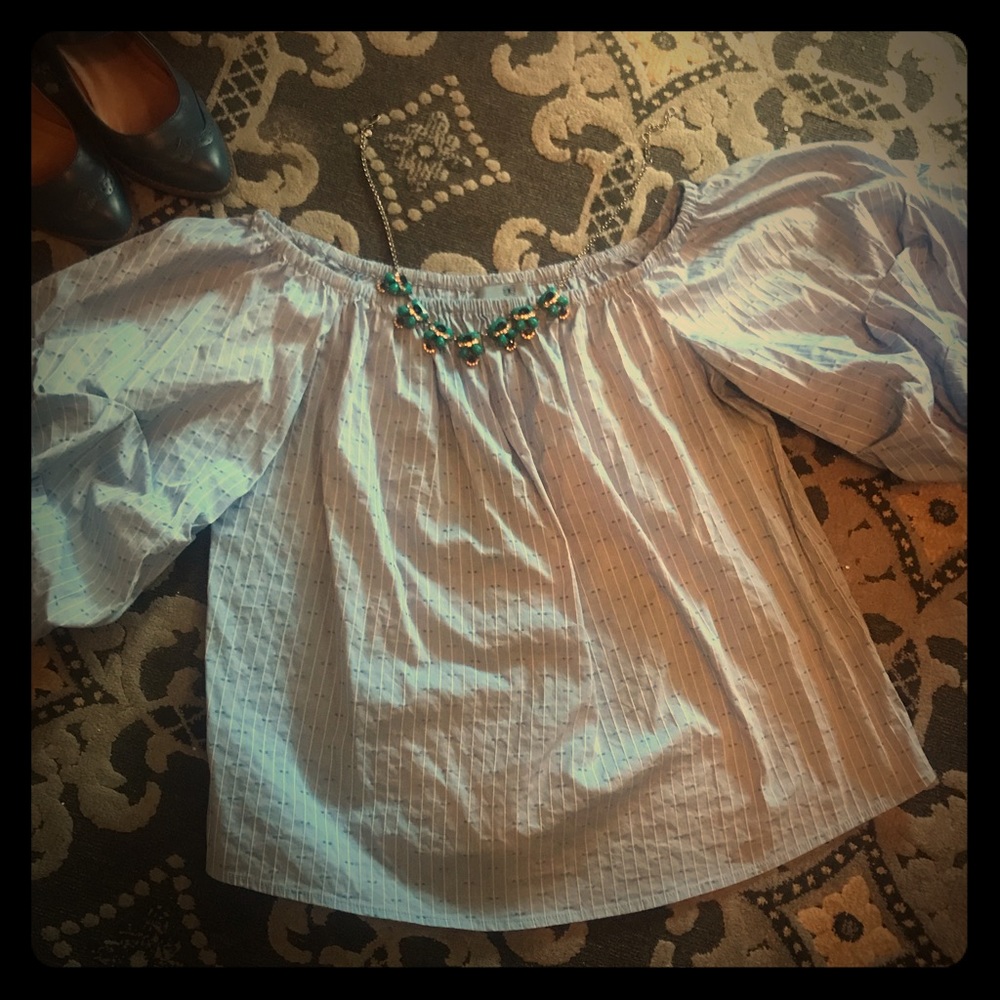 CeCe puffed sleeve blouse.